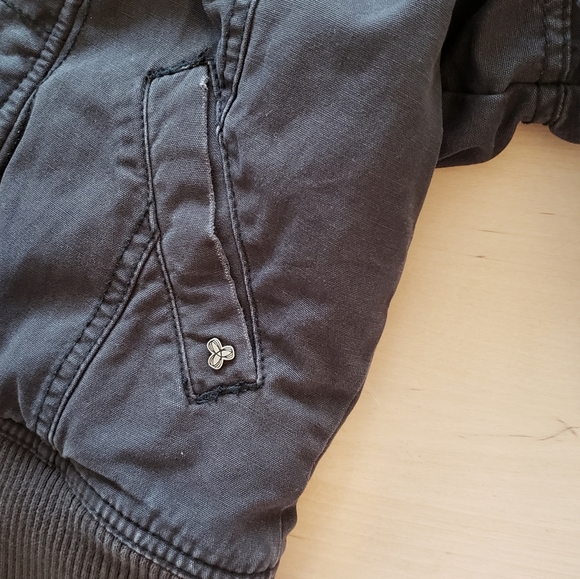 π₯SALEπ₯ TNA Winter Bomber Jacket - Preloved - Picture 7 of 12